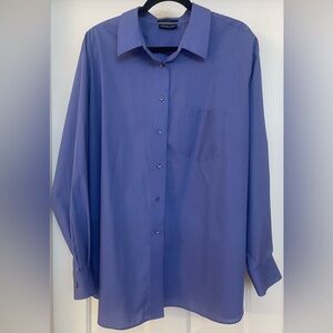 Women’s blouse in excellent condition